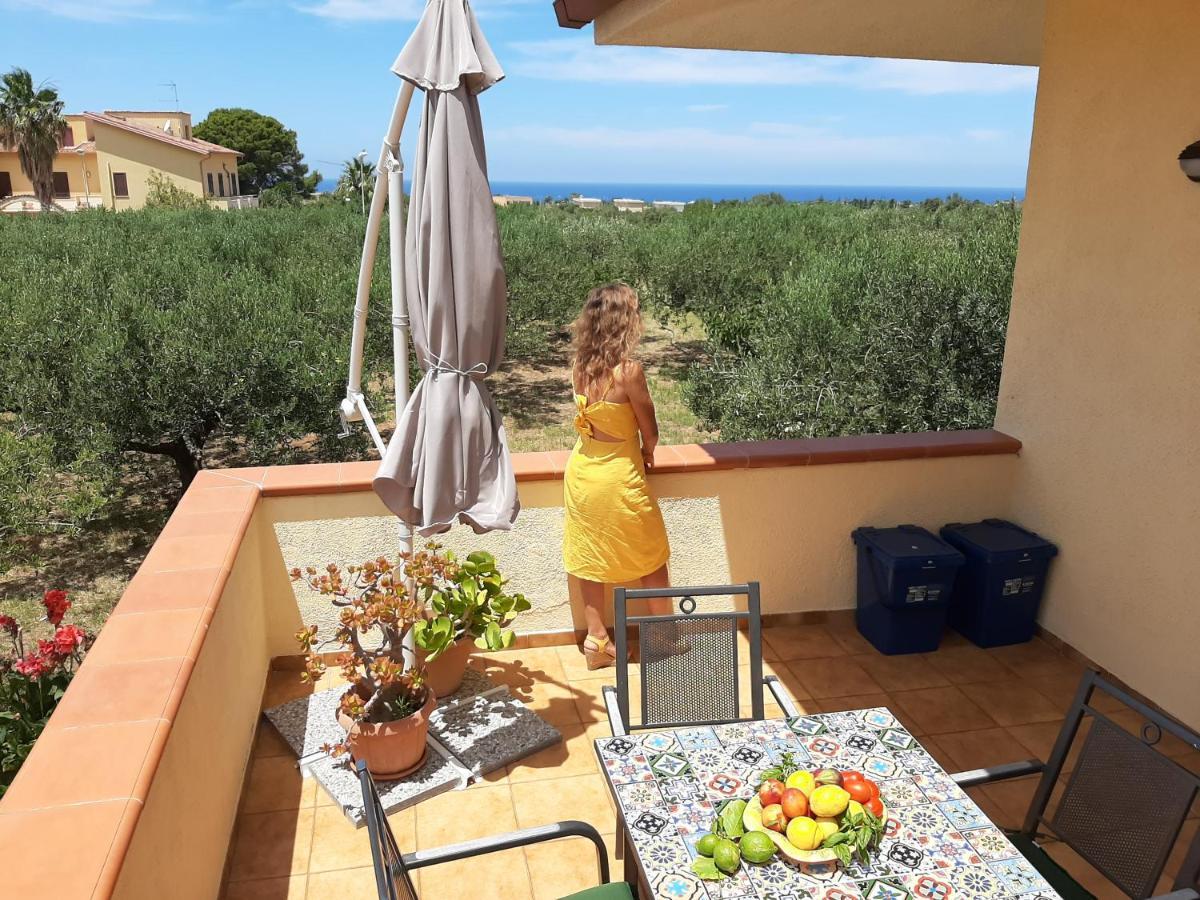 Bed and Breakfast Casanonnavittoria Terrasini Esterno foto
